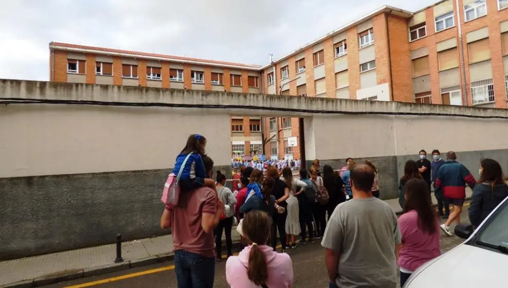 Colegio Sagrado Corazón de Jesús en Santoña. R.A.