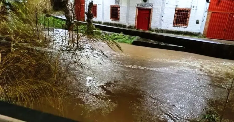 Río Asón a su paso por Ampuero.