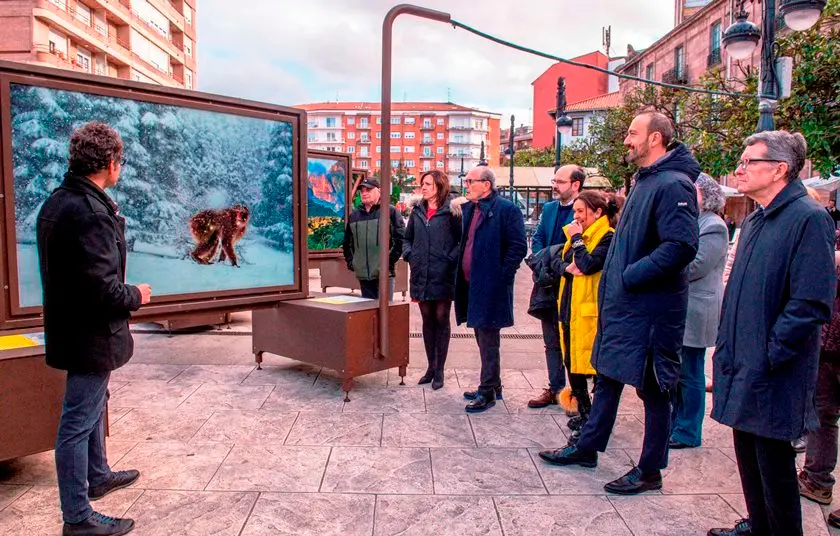 Inauguración de la muestra fotográfica en Torrelavega.