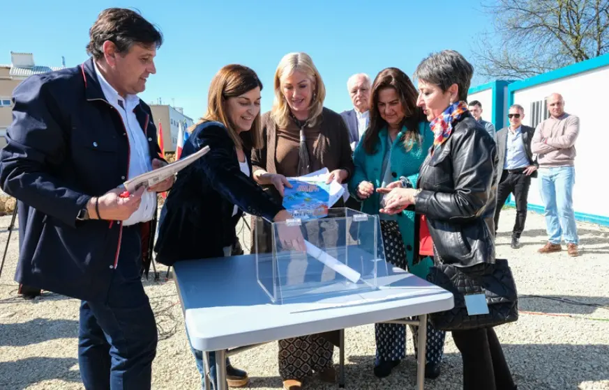 Acto de colocación de la primera piedra.