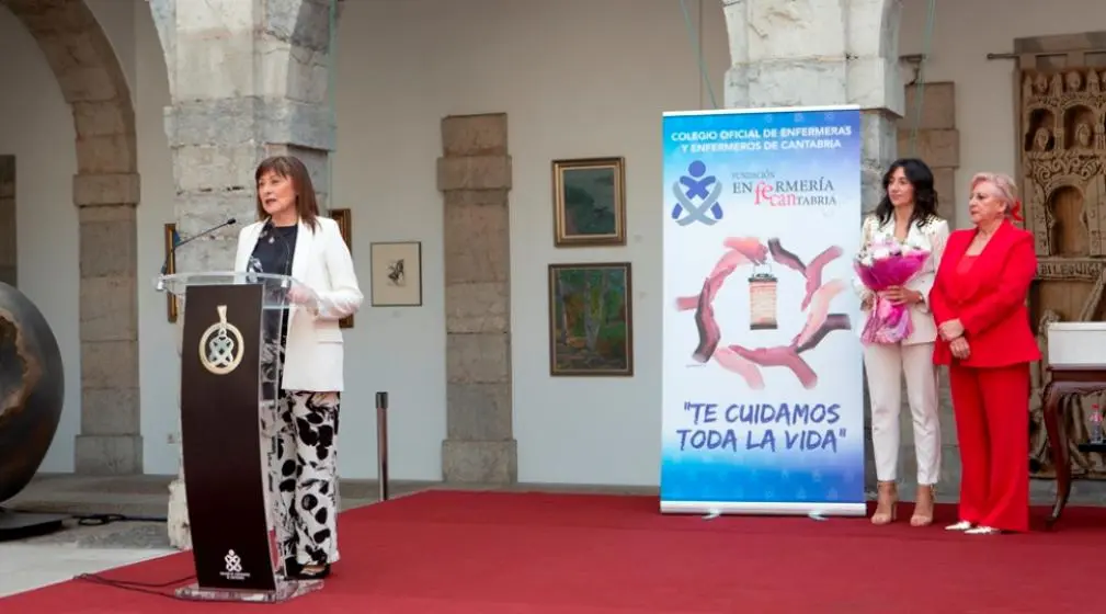 Acto de entrega de distinciones en el Parlamento.