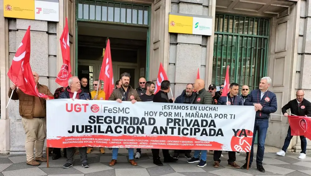 Representantes sindicales en la concentración.