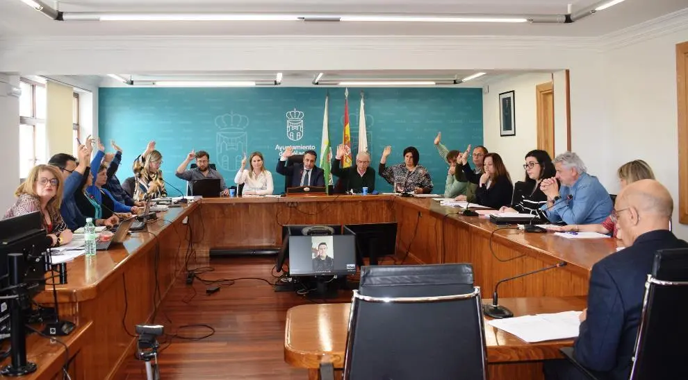 Los concejales en el Pleno de Piélagos.