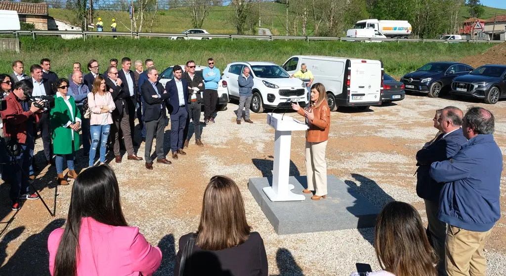 Acto de inicio de las obras en Penagos.