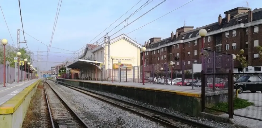 Vías del tren a su paso por Reocín. R.A.