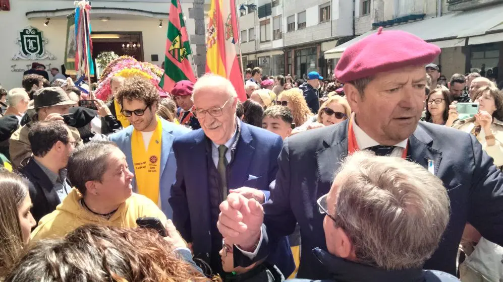 Del Bosque tras salir del Teatro Casino Liceo. R.A.