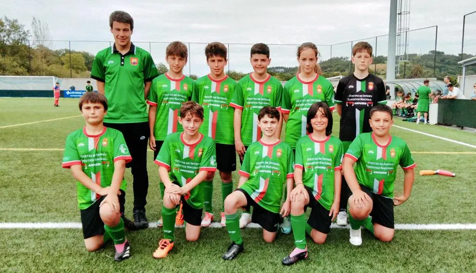 Jugadores del Ampuero. R.A.