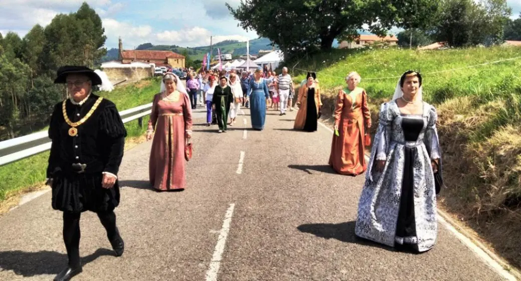 Desfile de la visita de Carlos V. R.A.