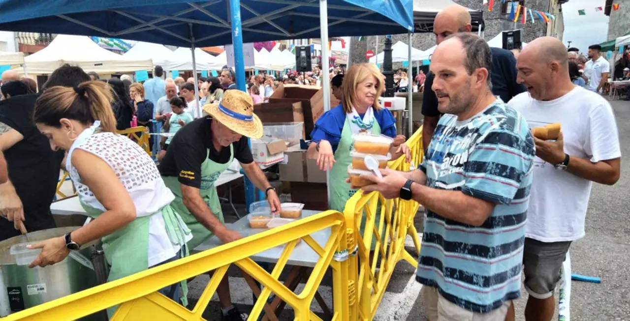 La presidente regional acudió a la fiesta. R.A.