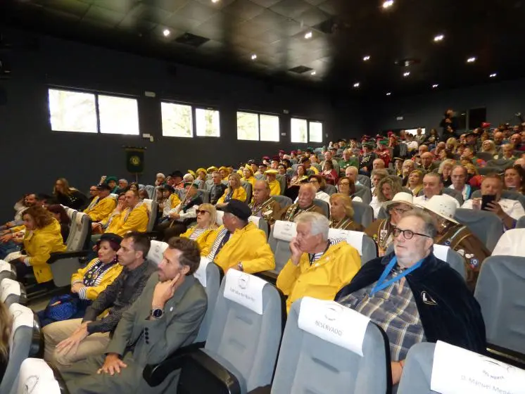 Asistentes en el salón de actos de la Casa de Cultura. R.A.