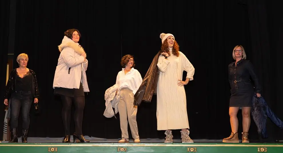 Integrantes de Cantabria en Rosa sobre el escenario. Eduardo Quintana