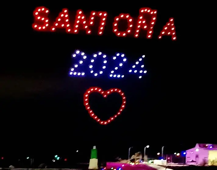 Final del espectáculo de drones. R.A.