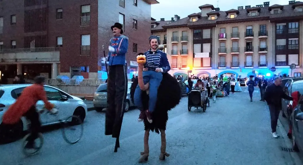 Espectáculo en el desfile. R.A.