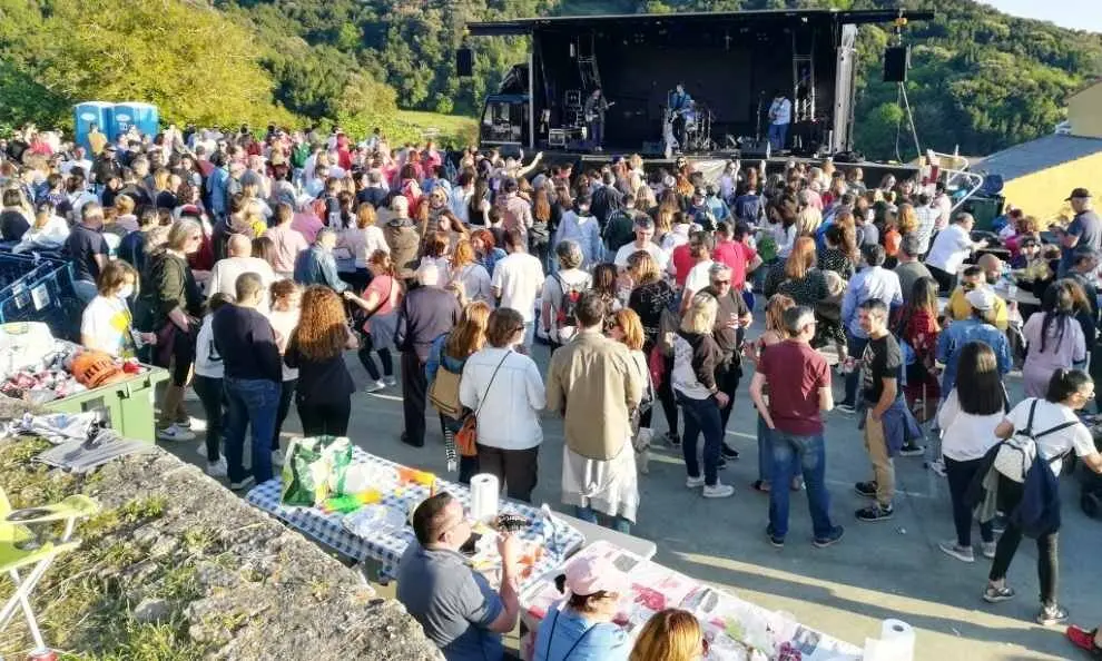 Fiestas de San Miguel en el barrio El Dueso. R.A.