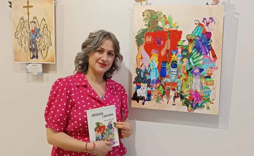 María Pilar García Pantaleón con su nueva publicación en la Casa de Cultura de Santoña. Nyka Goicoechea