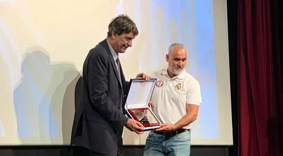 El presidente David Junquera con Agustín. R.A.