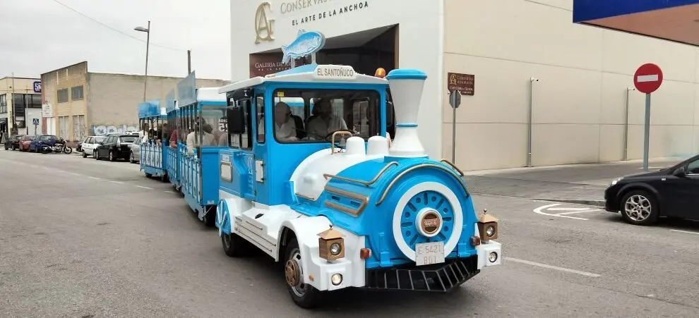 Salida del tren el día de la inauguración. R.A.