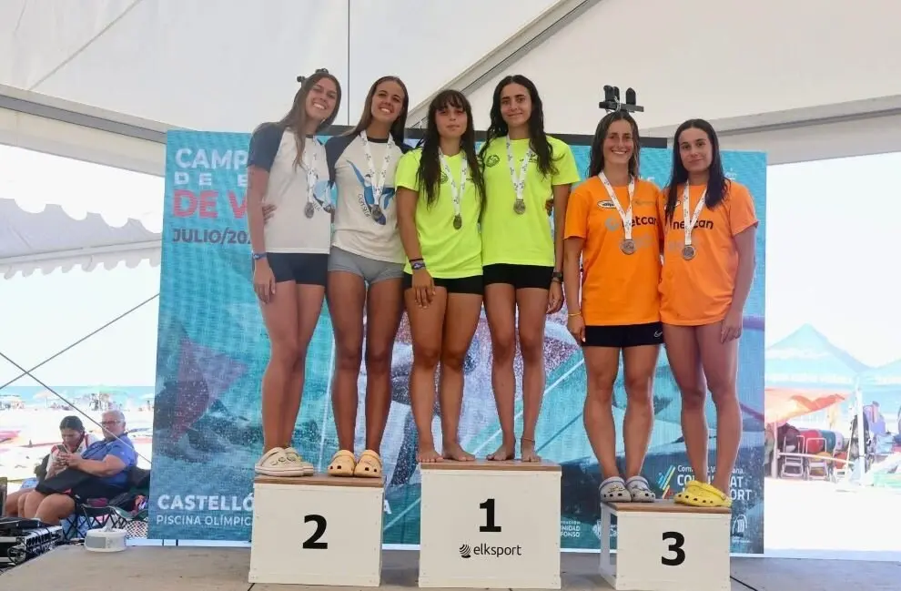 Las socorristas féminas en el podium.