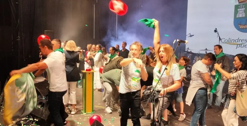 Balones de plástico al público. R.A.