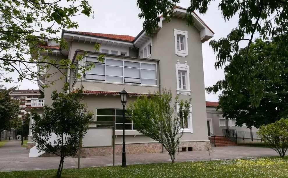 Casa de Cultura de Colindres. R.A.