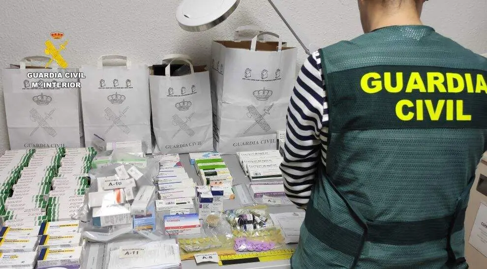 Medicamentos incautados por la Guardia Civil.