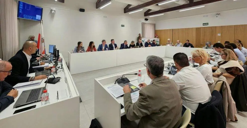 Concejales en el Pleno de Torrelavega.