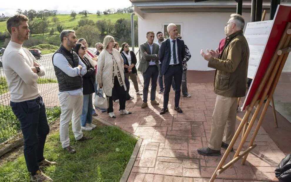 Presentación del nuevo instituto en Hoz de Anero, en Ribamontán al Monte.