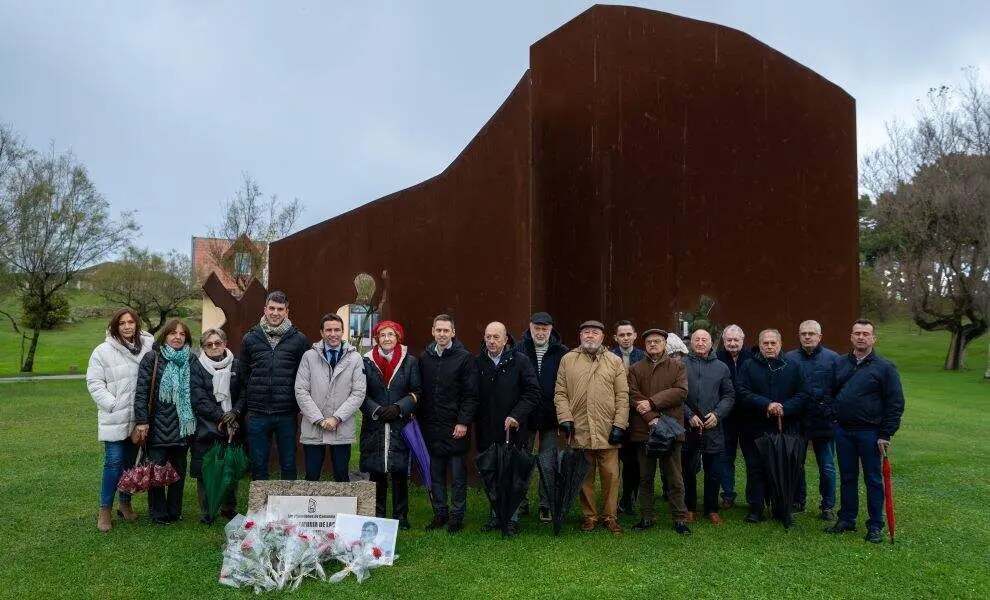 Representantes del PSOE en la Península de La Magdalena.