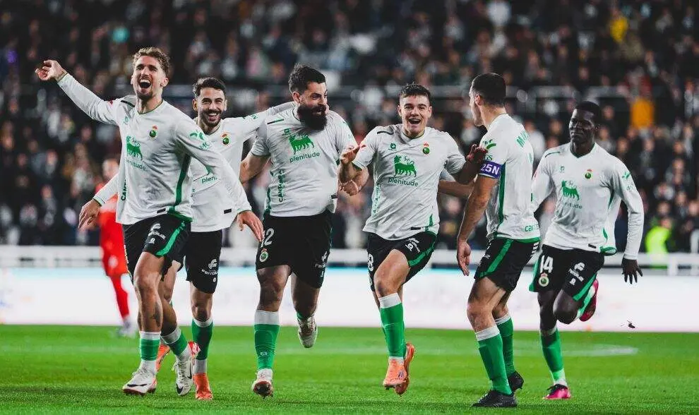 El Racing es líder en Segunda.