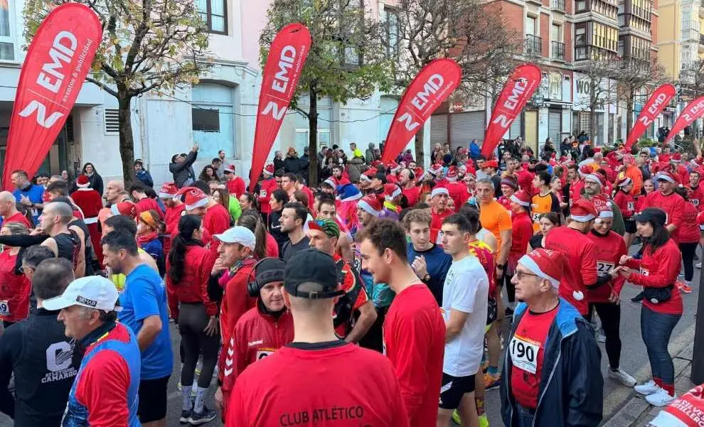 Atletas en la San Silvestre del Astillero.
