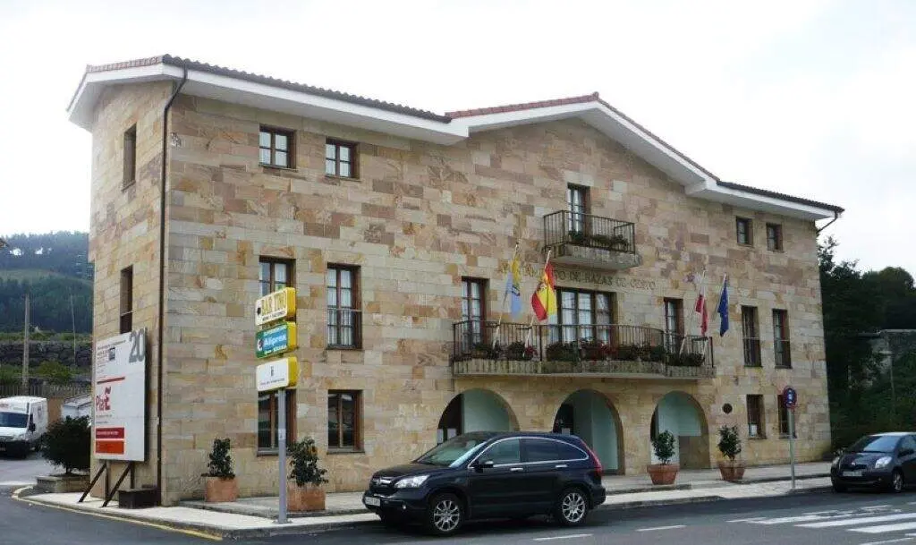 Ayuntamiento de Hazas de Cesto. R.A.