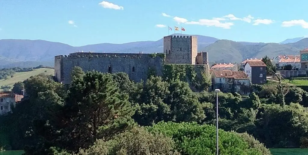 Iglesia de San Vicente de la Barquera. R.A.