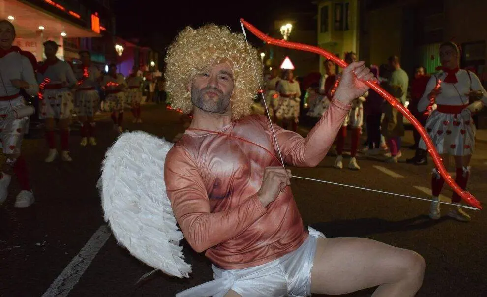 Disfraz de Cupido en el desfile.