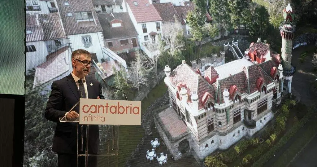El consejero Luis Mart&iacute;nez Abad habla sobre el Capricho de Gaud&iacute;.