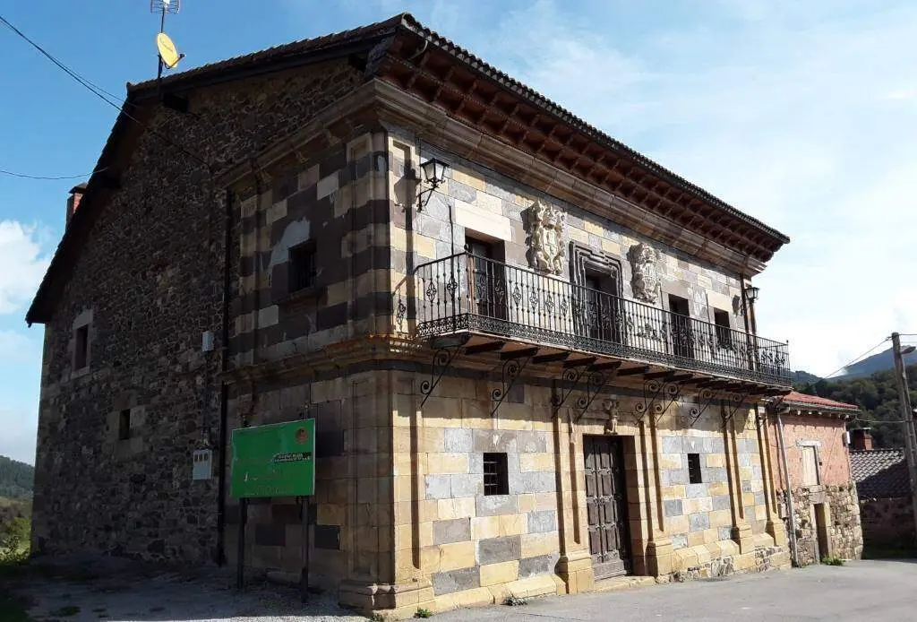 La Casona de Lombrana. P&aacute;gina Ayuntamiento de Polaciones