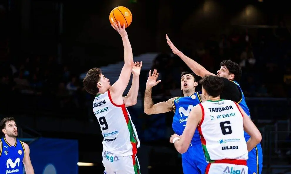 Partido entre el Alega Cantabria y el Movistar Estudiantes.