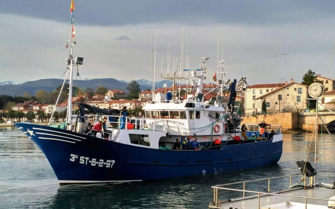 Puerto de San Vicente de la Barquera. R.A.