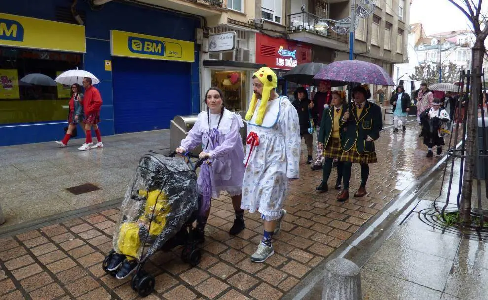 Pareja en el desfile. R.A.