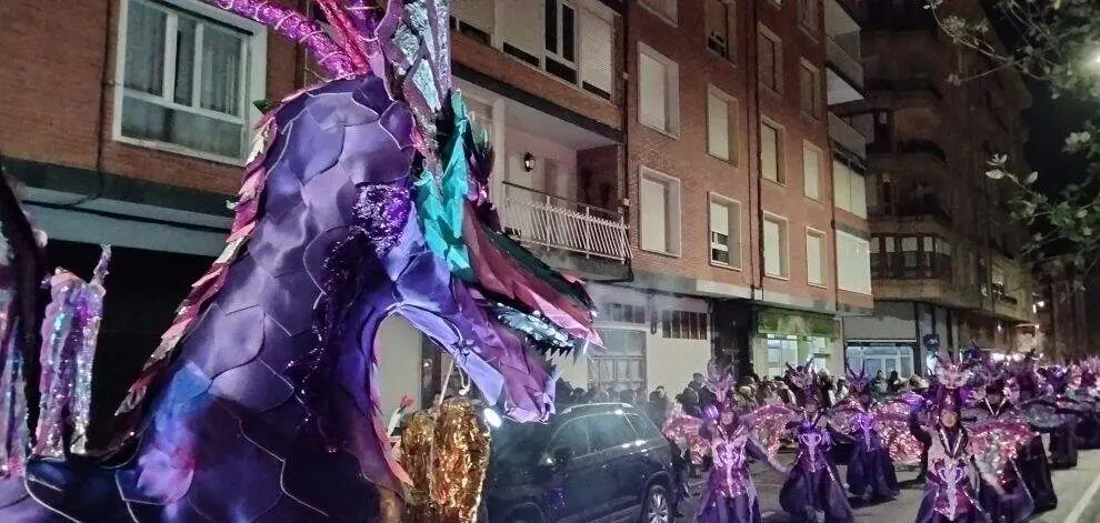 'Coraz&oacute;n de dragones'. R.A.