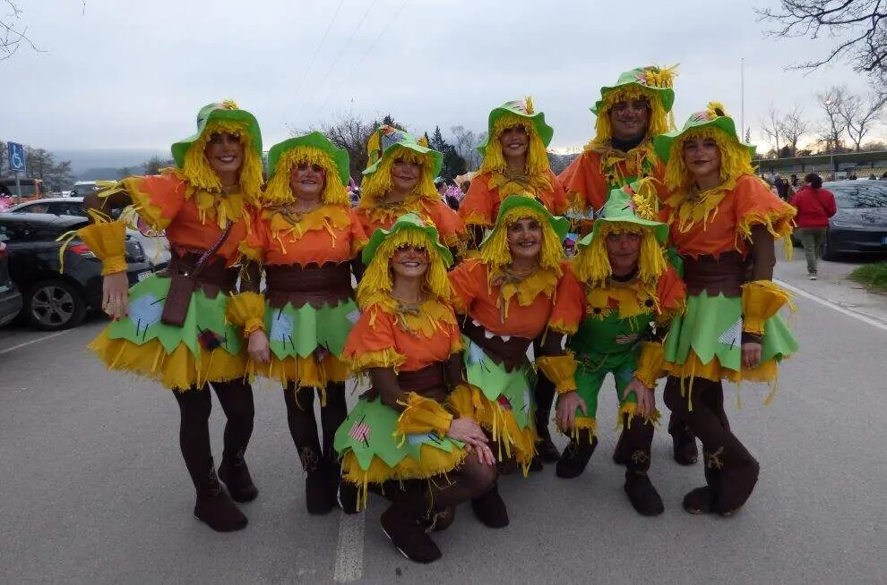 Los espanta p&aacute;jaros. R.A.