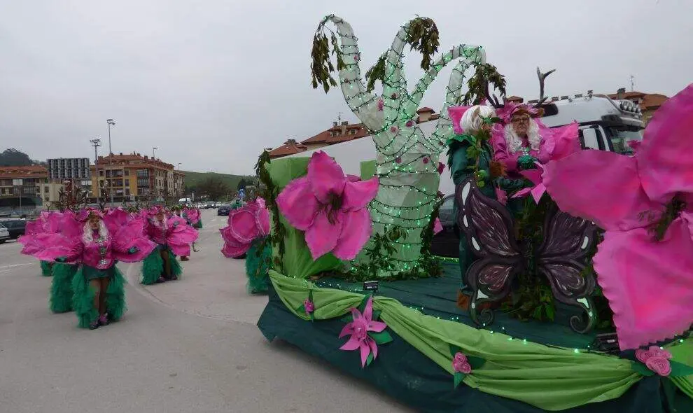 Las carrozas estuvieron presentes. R.A.