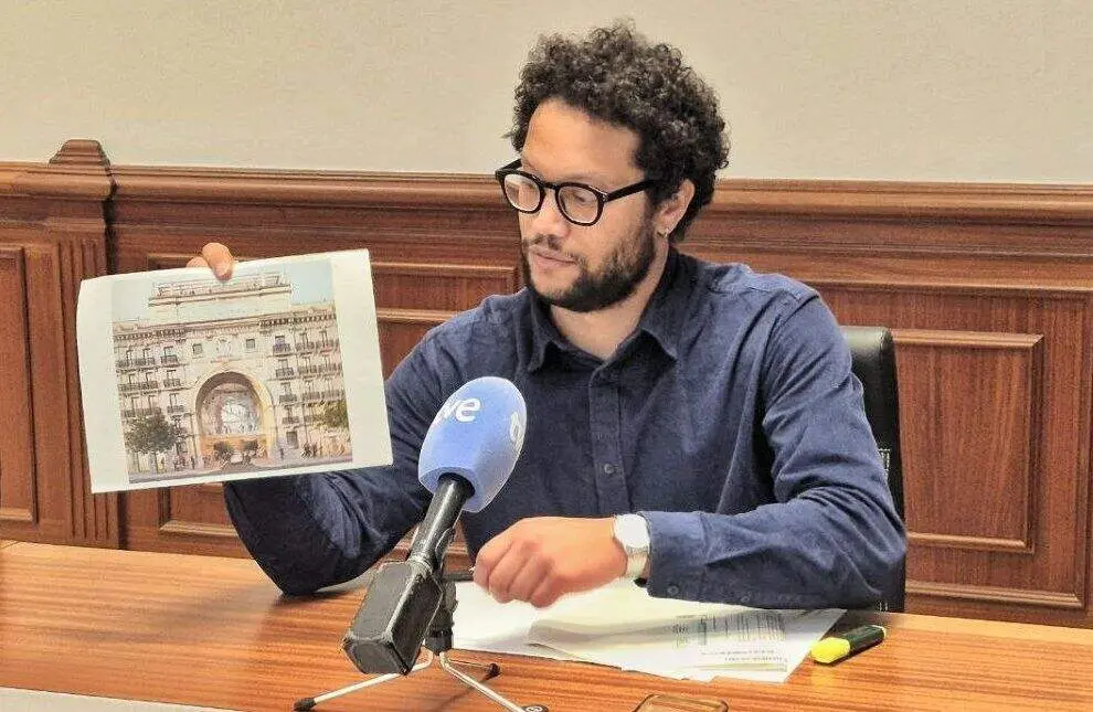 El concejal de IU, Keruin Mart&iacute;nez.