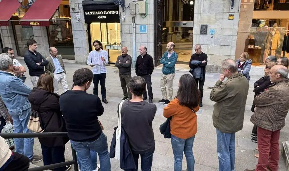Reuni&oacute;n con vecinos del Ensanche.