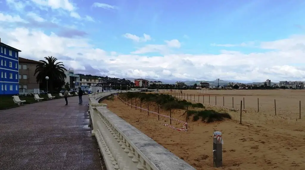 Paseo mar&iacute;timo de Laredo. R.A.