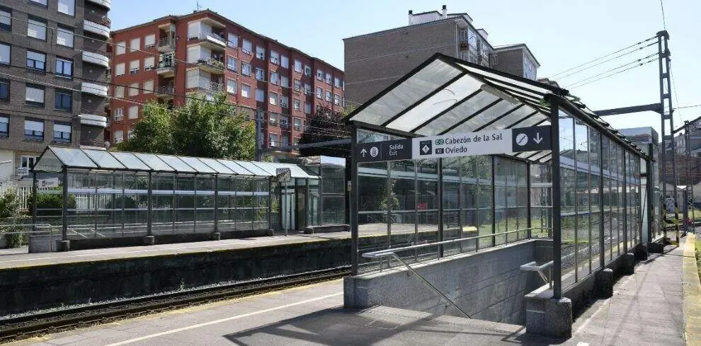 Estaci&oacute;n de tren en Torrelavega.