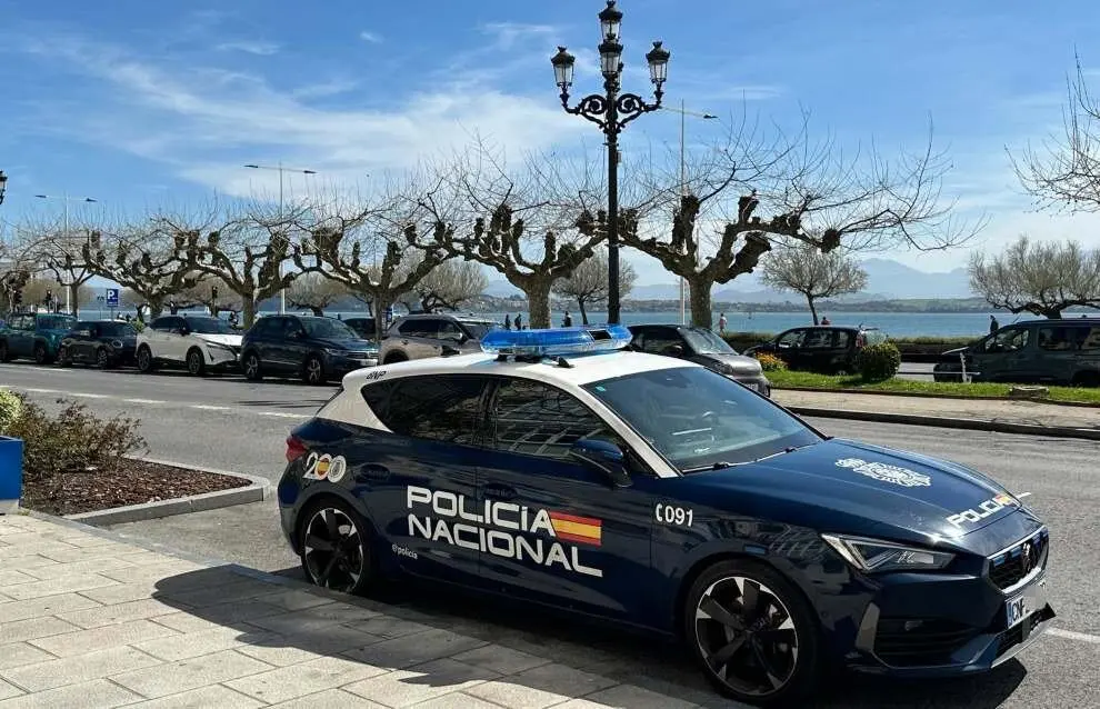 Polic&iacute;a Nacional en Santander.