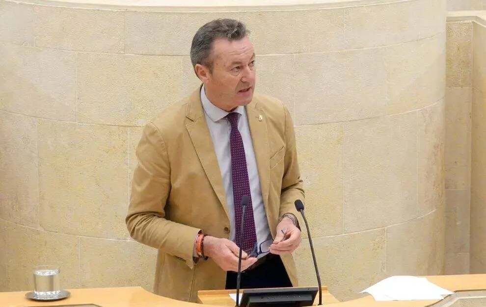 El diputado regional, Guillermo Blanco, en el Parlamento.