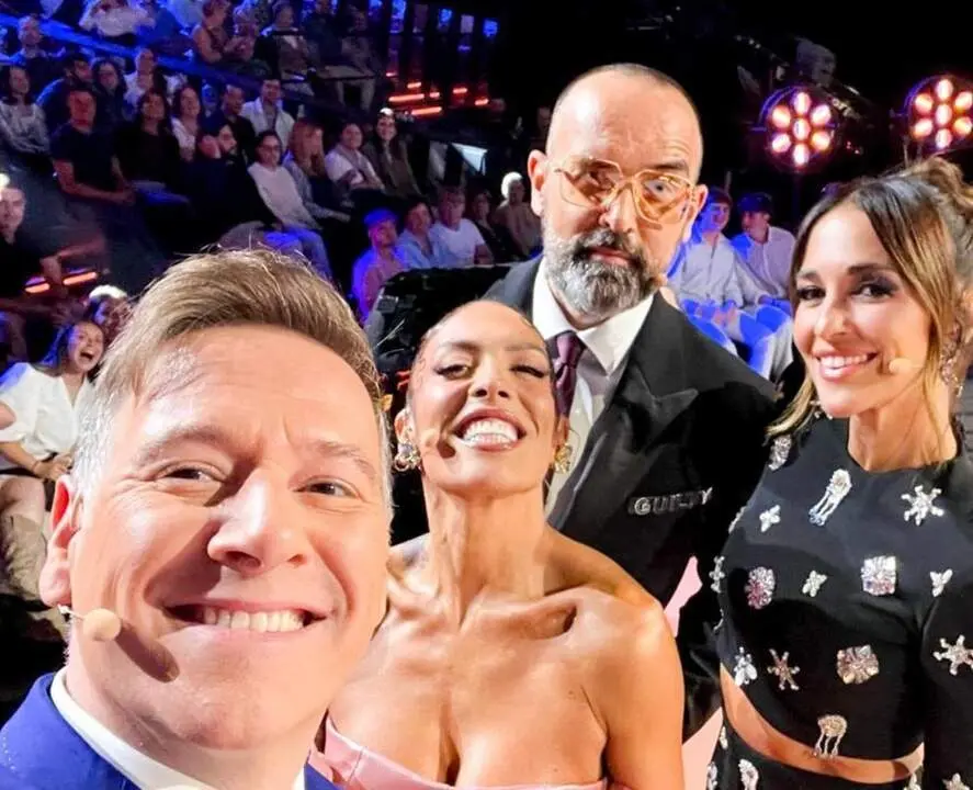 Carlos Latre en el programa concurso de televisi&oacute;n.