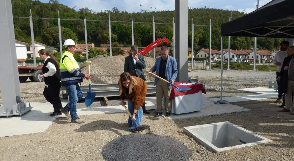 Colocaci&oacute;n de la primera piedra. R.A.