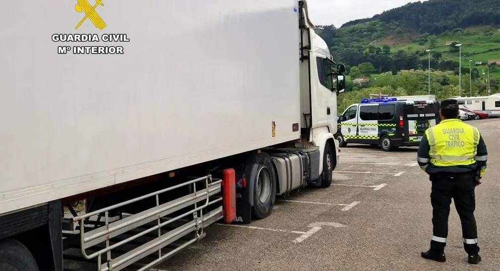 El conductor fue detectado entre Molledo y Los Corrales de Buelna.